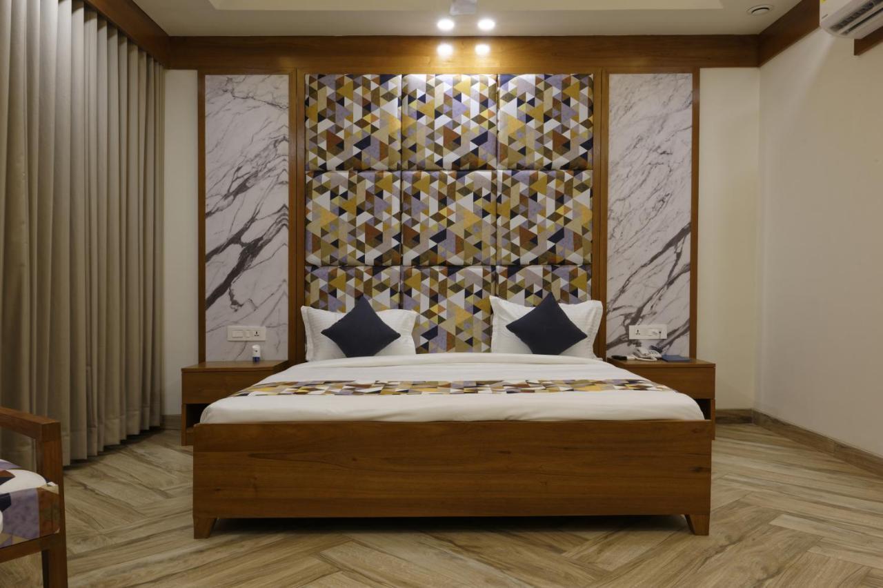 Hotel Flourish International Ahmedabad Exterior photo